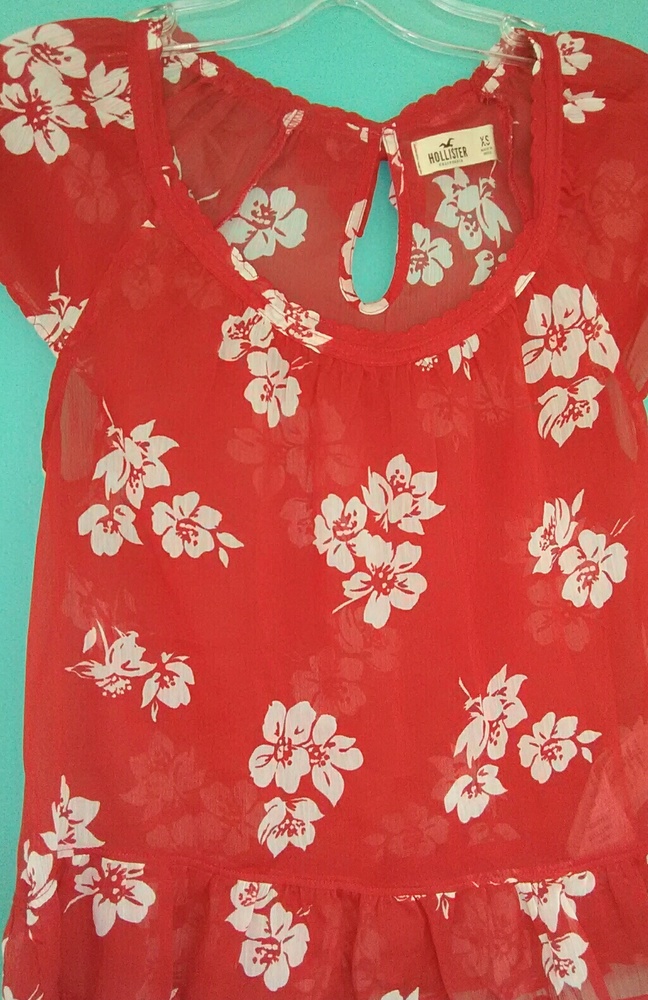 Hollister NWOT Floral Blouse